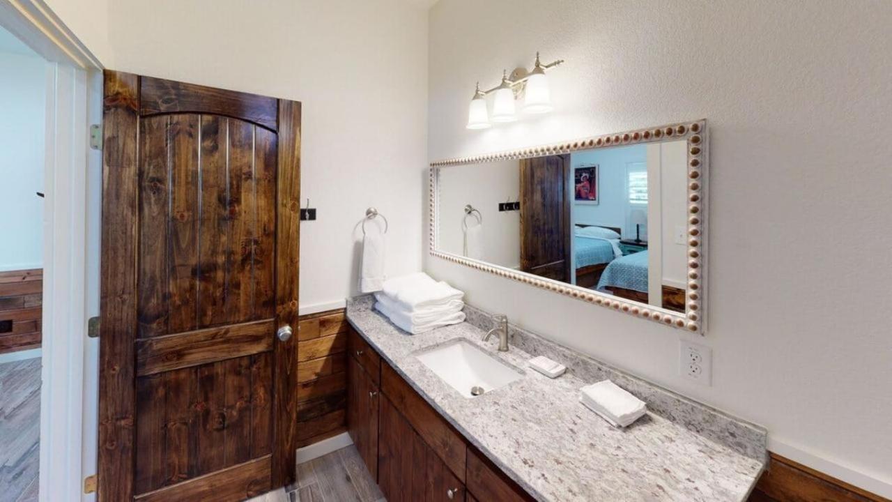 Heartstone Lodge Concan Esterno foto