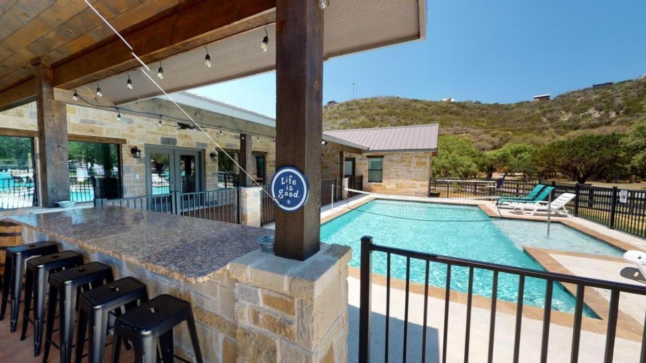 Heartstone Lodge Concan Esterno foto